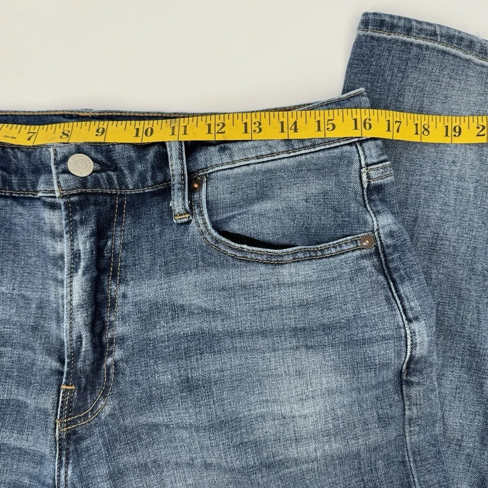Lucky Brand 410 Athletic Straight Jeans Men's 32x32 Distressed‎ Stretch Denim